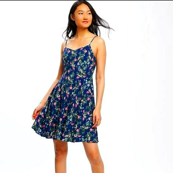 Flowery dress - wide skirt -